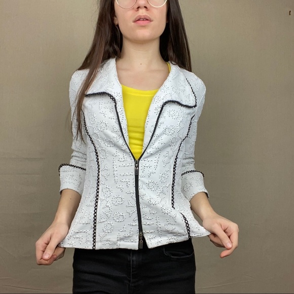 White jacket - Picture 2 of 4